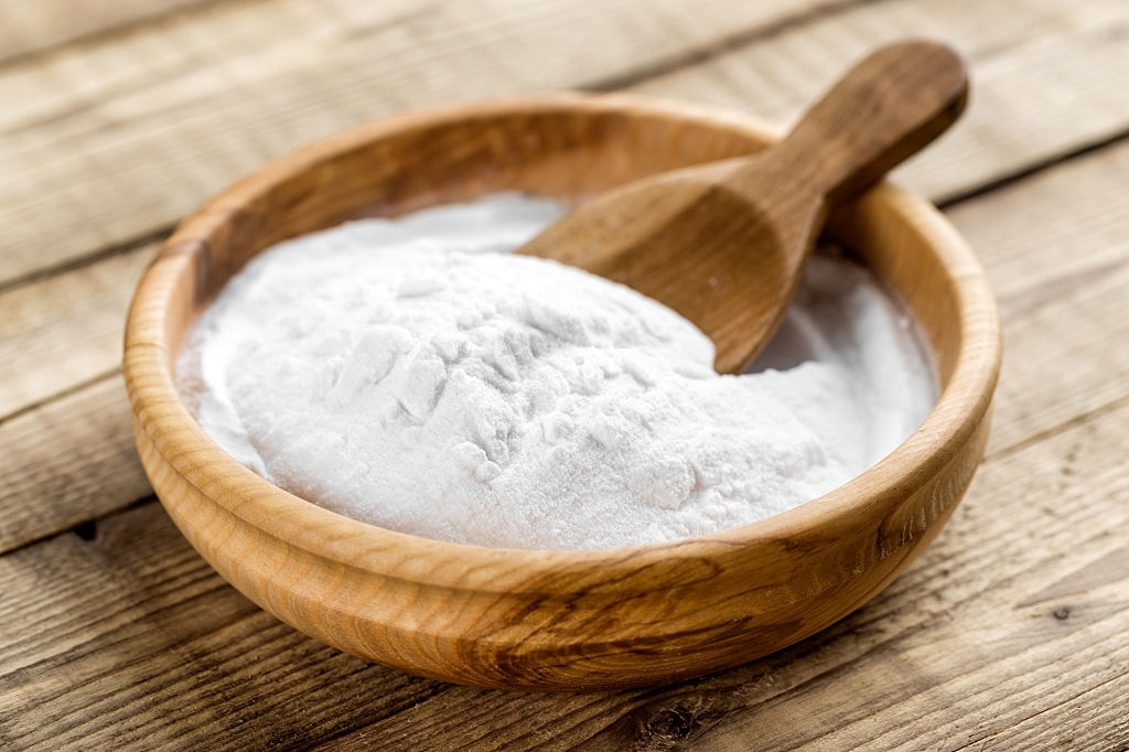 how to strip hair colour with baking soda