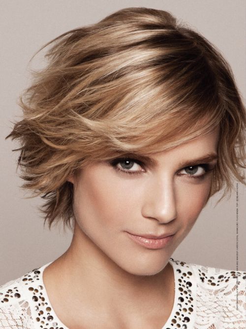 Short Feather Cut Hairstyles