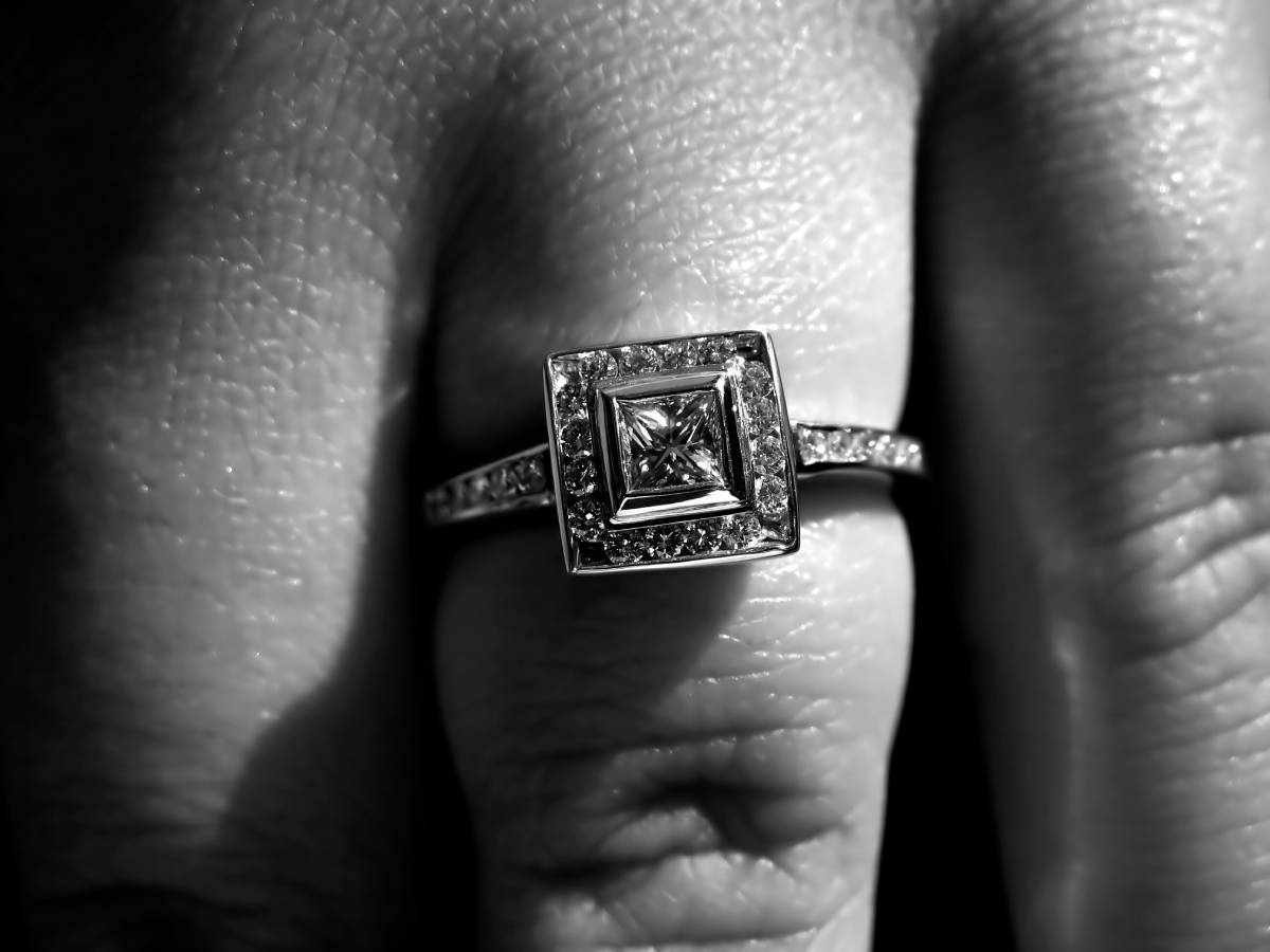 8 Custom Engagement Ring Ideas - The Mews Beauty