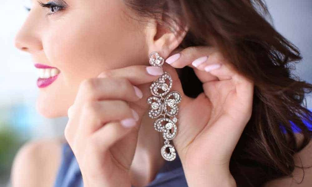 What are the Types of Dangling Earrings