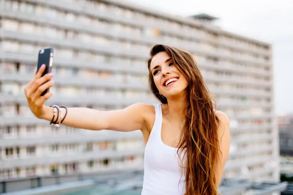 How to Take the Perfect Selfie? Follow These Tips The Mews Beauty